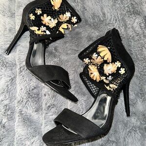 Carlos by Carlos Santana Black and Gold Floral Heels